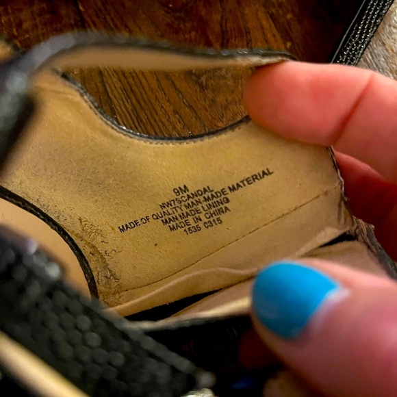 Nine West Black Heels with Stiletto Design and Ankle Straps - Picture 5 of 6